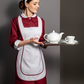 Ivana Bordeaux con grembiule