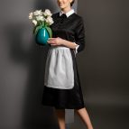 Grembiule-Rosa-vestito-nero